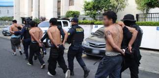 Policía Nacional Civil captura a presuntos terroristas. Foto La Hora: PNC