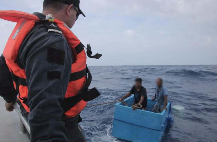 Dos pescadores fueron rescatados de un naufragio en México. Foto: Redes sociales