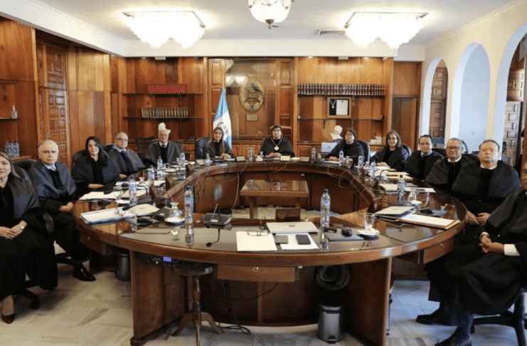 El pleno de la Corte Suprema de Justicia aceptó el miércoles pasado la renuncia de la jueza Rosmery Janeth Rosil Santos, quien dejará el cargo a partir del próximo 16 de septiembre.