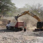 Trabajos del Ministerio de Comunicaciones, Infraestructura y Vivienda (CIV) tras el colapso del puente Güijo. Foto La Hora: CIV