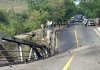 Múltiple colisión en el km 111 CA-9 provoca colapso de puente Güijo, Zacapa. Foto: Conred