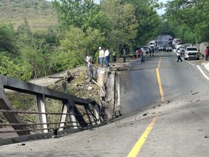 DGT confirma que tráiler accidentado en el puente Güijo contaba con limitador de velocidad y seguro