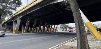 Puente vehicular del Anillo Periférico y calzada Raúl Aguilar Batres. Foto La Hora: José Orozco.