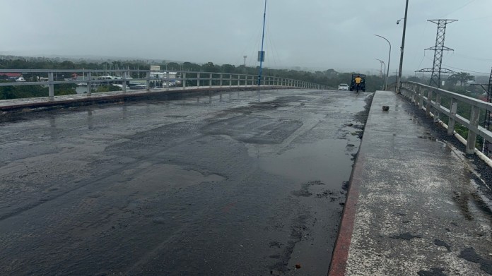Foto puente Río Dulce