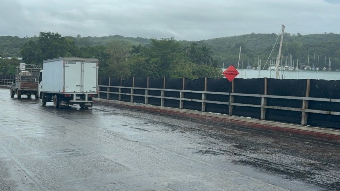 Foto puente Río Dulce