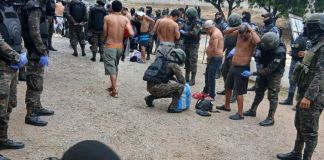 Sistema Penitenciario trasladará a 11 reos tras requisa en el Centro de Detención Los Jocotes Requisa realizada en el centro de detención Los Jocotes en Zacapa. Foto La Hora: Sistema Penitenciario