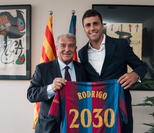 Rodri Hernández, con un contrato hasta junio de 2030, fue presentado como nuevo futbolista del FC Barcelona.