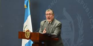 Durante La Ronda, el mandatario Bernardo Arévalo, afirmó que la portabilidad numérica estaría cerca de ser publicada. Foto La Hora: José Orozco.