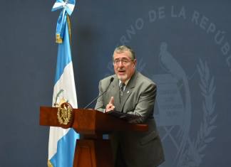 Durante La Ronda, el mandatario Bernardo Arévalo, afirmó que la portabilidad numérica estaría cerca de ser publicada. Foto La Hora: José Orozco.