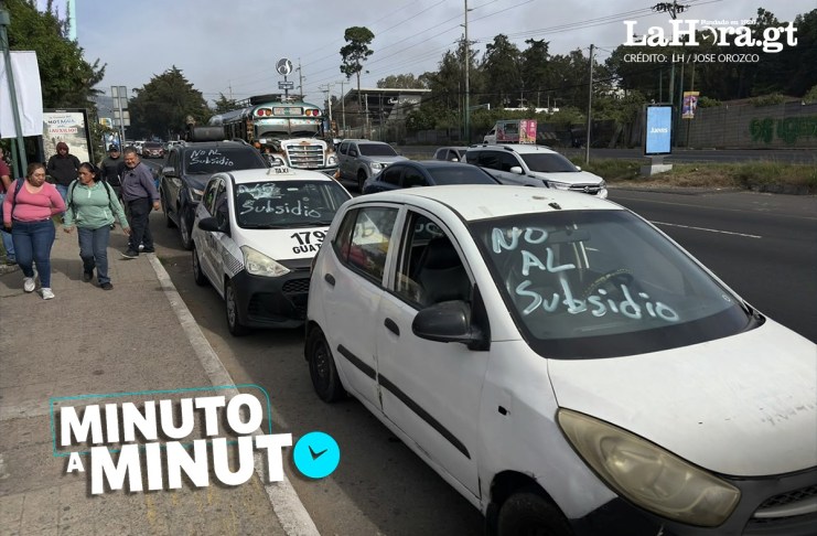 Taxistas se preparan para marchar hacia el Congreso en rechazo al alza de los combustibles Taxistas se movilizarán hacia el Congreso y plantean eliminar impuestos a los combustibles. Foto La Hora: José Orozco.