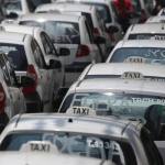 Taxistas y mototaxis se suman a jornada de manifestación de este viernes 24 de julio. Foto La Hora: Asotagua