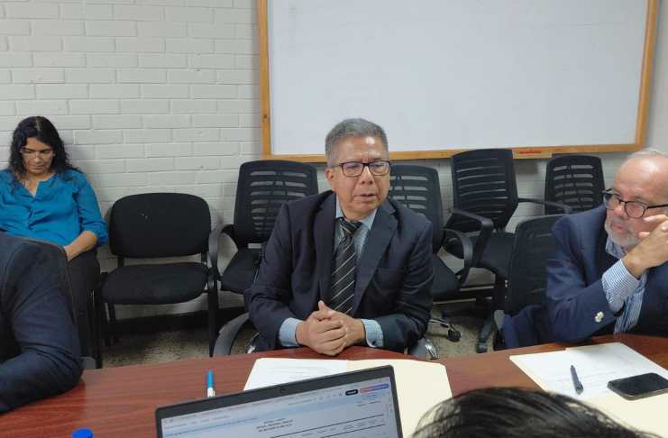 Superintendente de Competencia interino, Tomás Xocoy, quien es intendente de Gestión Administrativa y Financiera. Foto La Hora: Joel Maldonado