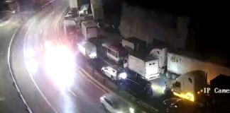 El tráfico en Guatemala, durante las primeras horas de este miércoles 19 de agosto, presenta complicaciones debido a dos accidentes.