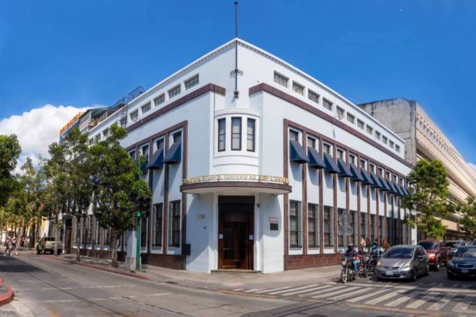 Tres universidades se suman al sistema electronico de registro de titulos de la Contraloria Tres universidades se suman al sistema electrónico de registro de títulos de la Contraloría