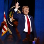 Presidente Tump está dispuesto a pagar para detener a migrantes deportados. La Hora: EFE