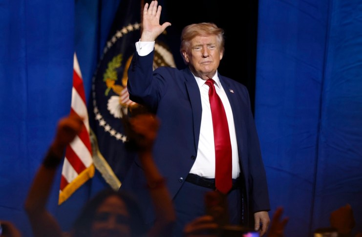 Presidente Tump está dispuesto a pagar para detener a migrantes deportados. La Hora: EFE