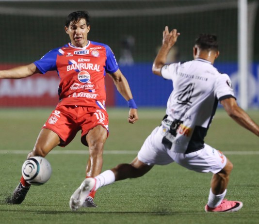 Xelajú MC enfrenta a Luis Ángel Firpo de El Salvador por un lugar en los cuartos de final de la Copa Centroamericana 2026.