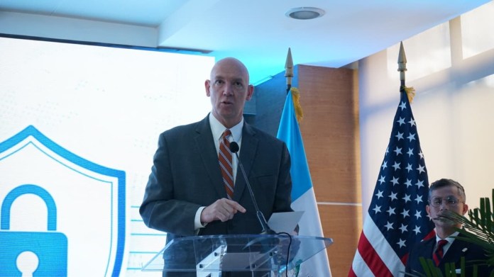 El encargado de EE. UU., Jorgan Andrews destacó la importacia de la ciberseguridad en Guatemala derivado de ataques cibernéticos.