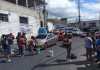 Vecinos bloquean entrada y salida de colonia El Milagro, zona 6 de Mixco, por falta de agua Vecinos bloquean salida de colonia El Milagro, zona 6 de Mixco, por falta de agua. Foto La Hora: Cortesía.
