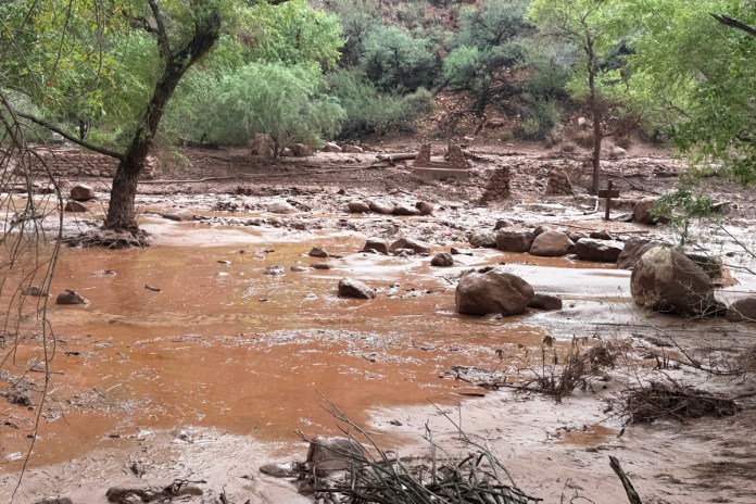 Turistas fueron evacuados inmediatamente tras inundaciones repentinas en el Gran Canñón.