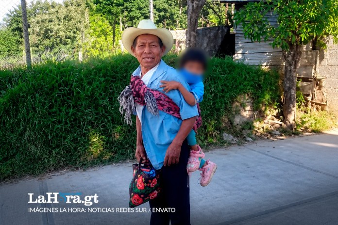 Familiares y vecinos sospechan que el crimen se derivó de una disputa por linderos de terrenos.