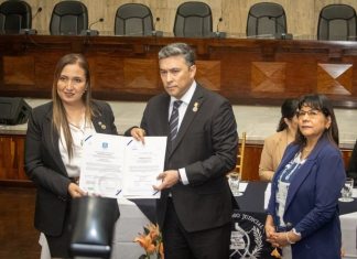 Mientras el Ministerio Público inició una investigación de oficio por la venta de plazas dentro del OJ, la presidenta del organismo afirma que fueron certificados contra el soborno. Foto La Hora: Roberto Cordón