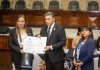 Mientras el Ministerio Público inició una investigación de oficio por la venta de plazas dentro del OJ, la presidenta del organismo afirma que fueron certificados contra el soborno. Foto La Hora: Roberto Cordón
