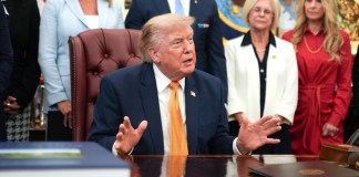 Veinticinco estados rechazan los aranceles para 60 economías, demandan al presidente Donald Trump y califican la medida indiscriminada. Foto La Hora: EFE