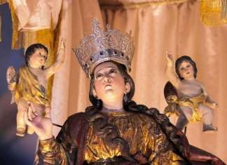 Un cuarto de siglo ha transcurrido desde que se registró el robo de la Corona de la Virgen de la Asunción sin que a la fecha se logre dar con su paradero. Foto La Hora: Pastoral de Religiosidad Popular La Asunción