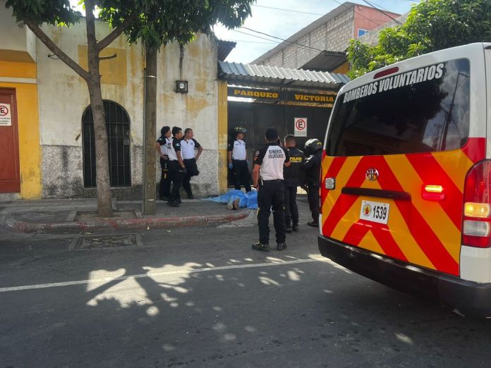 ataque armado (6) Dos ataques armados dejan cuatro fallecidos este domingo en zona 1 y zona 7.