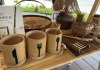 Bambú, una planta que puede convertirse en muebles, juguetes y hasta casas.