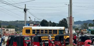 Se reportan bloqueos en Cuatro Caminos, Totonicapán, así como en el ingreso al sector La Morería, San Cristóbal Totonicapán.