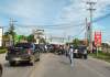 Bloqueo de transportistas complica circulación en cercanías del Aeropuerto Mundo Maya, en Petén