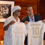 El astro brasileño Ronaldinho, a sus 46 años, sale del retiro para jugar con el Ravenna de la Serie C de Italia.