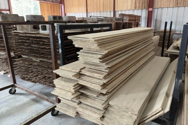 El bamb&uacute; que se transforma en tablas, muebles y una nueva oportunidad para productores. Foto La Hora: Jose Orozco.