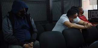 El Juzgado de Mayor Riesgo C reinició la audiencia de etapa intermedia en contra de 4 implicados en el caso por la muerte de personeros del hospital Herrera Llerandi. Foto La Hora: Daniel Ramírez