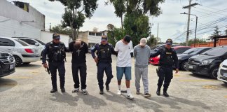 Capturan a tres hombres que portaban droga para vender, uno de ellos ya estuvo en prisión Capturan a tres hombres señalados de narcomenudeo.