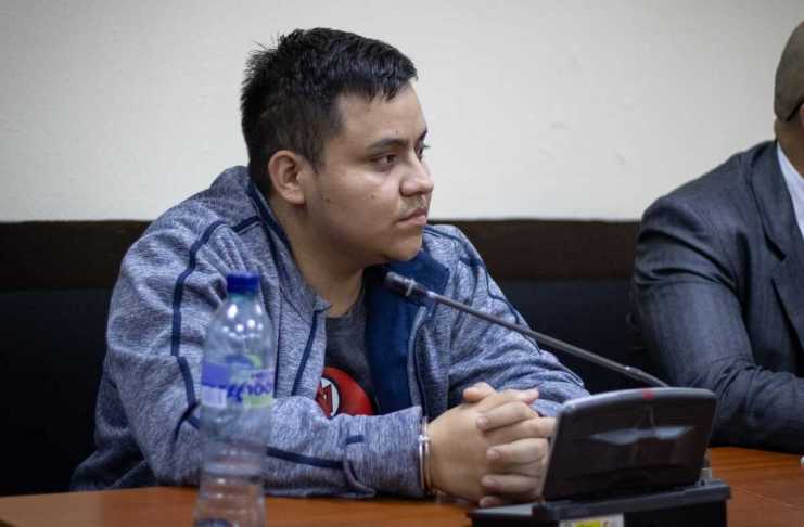 El Tribunal Quinto de Sentencia Penal condenó a prisión al motorista que trasladó al asesinato del oftalmólogo, Miguel Campos y ordenó investigar a más personas. Foto La Hora: Roberto Cordón