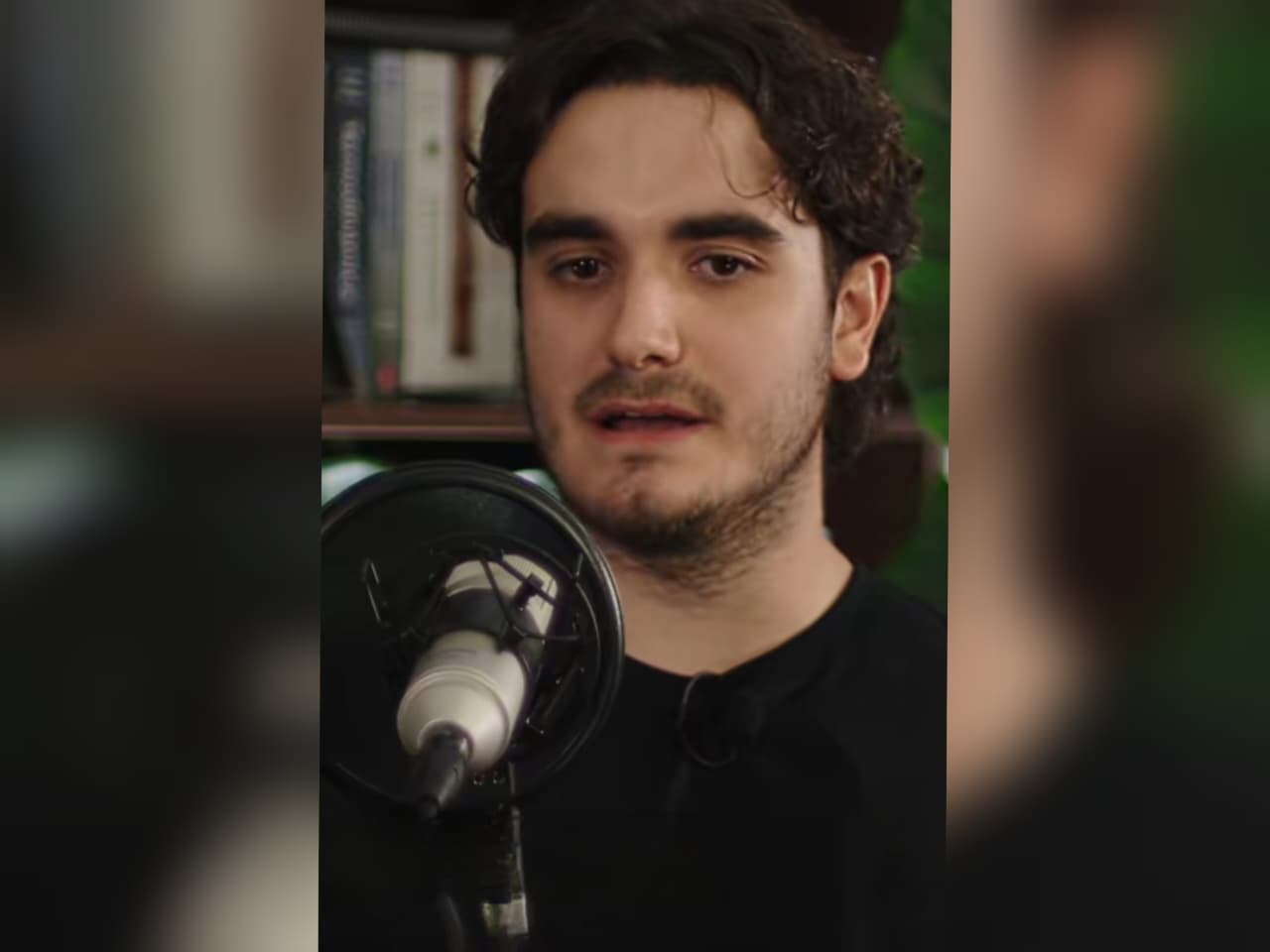 En las semanas recientes, el hijo de Carlos Pinedas ha incrementado su actividad en las plataformas digitales.