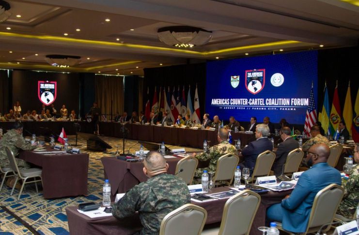 EE. UU. felicita a Ecuador, Honduras y Guatemala por ser miembros de la coalición contra los carteles Los ministro de la Defensa y de Gobernación participaron en el foro de la Coalición de las Américas contra los Cárteles.