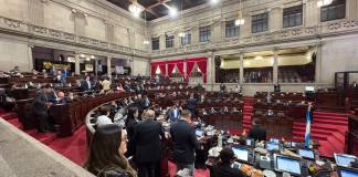 Congreso y la UNE siguen su pulso con el Ejecutivo y arraigan a ministros con Interpelaciones El Congreso programó 28 interpelaciones contra los ministros del gobierno de Bernardo Arévalo.
