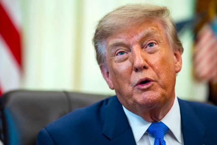 Donald Trump: Foto La Hora: EFE/EPA/BONNIE CASH / POOL