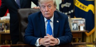 Trump acuerda pagar USD 1,220 millones por cancelar tres grandes proyectos eólicos en EE. UU. Archivo del presidente de EE. UU. Donald Trump. Foto La Hora: EFE