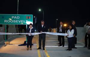 Gobierno inaugura paso a desnivel de la Calzada Roosevelt tras varios años de retrasos