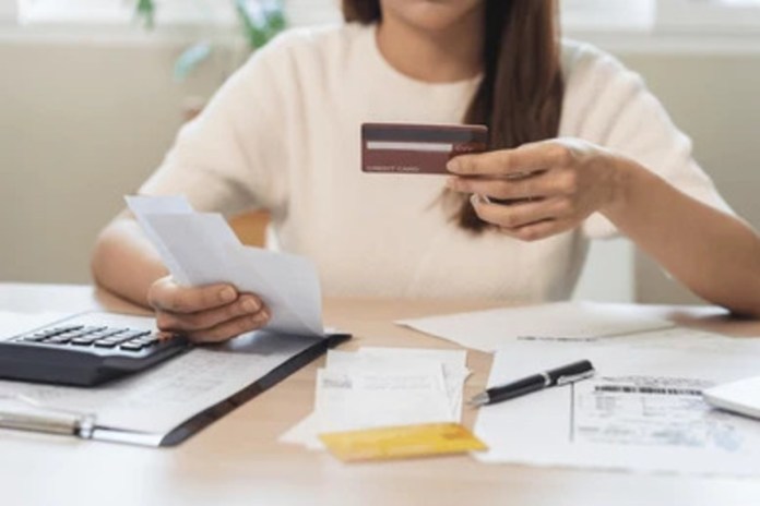 Pagar a tiempo no siempre significa tener finanzas sanas, advierten expertos.