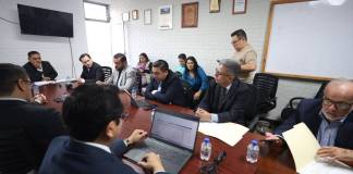 Superintendencia de Competencia busca nuevo jefe y comenzará análisis de combustibles y medicinas Los directores titulares y suplentes de la Superintendencia de Competencia en citación con el diputado José Chic. Foto: Congreso de la República