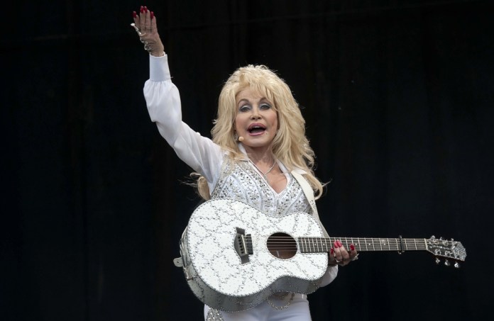 La legendaria Dolly Parton falleció este martes a los 80 años. Foto La Hora: EFE