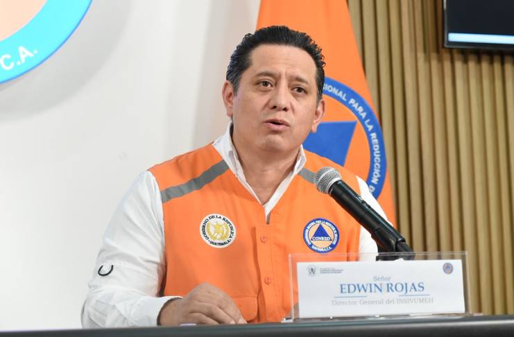 Actividad sostenida de volcán de Fuego podría alcanzar las 72 horas y se descarta relación con sismos | El Insivumeh asegura que la actividad en el Volcán de Fuego tendrá un monitoreo de 72 horas; descartan relación con sismos en el país.