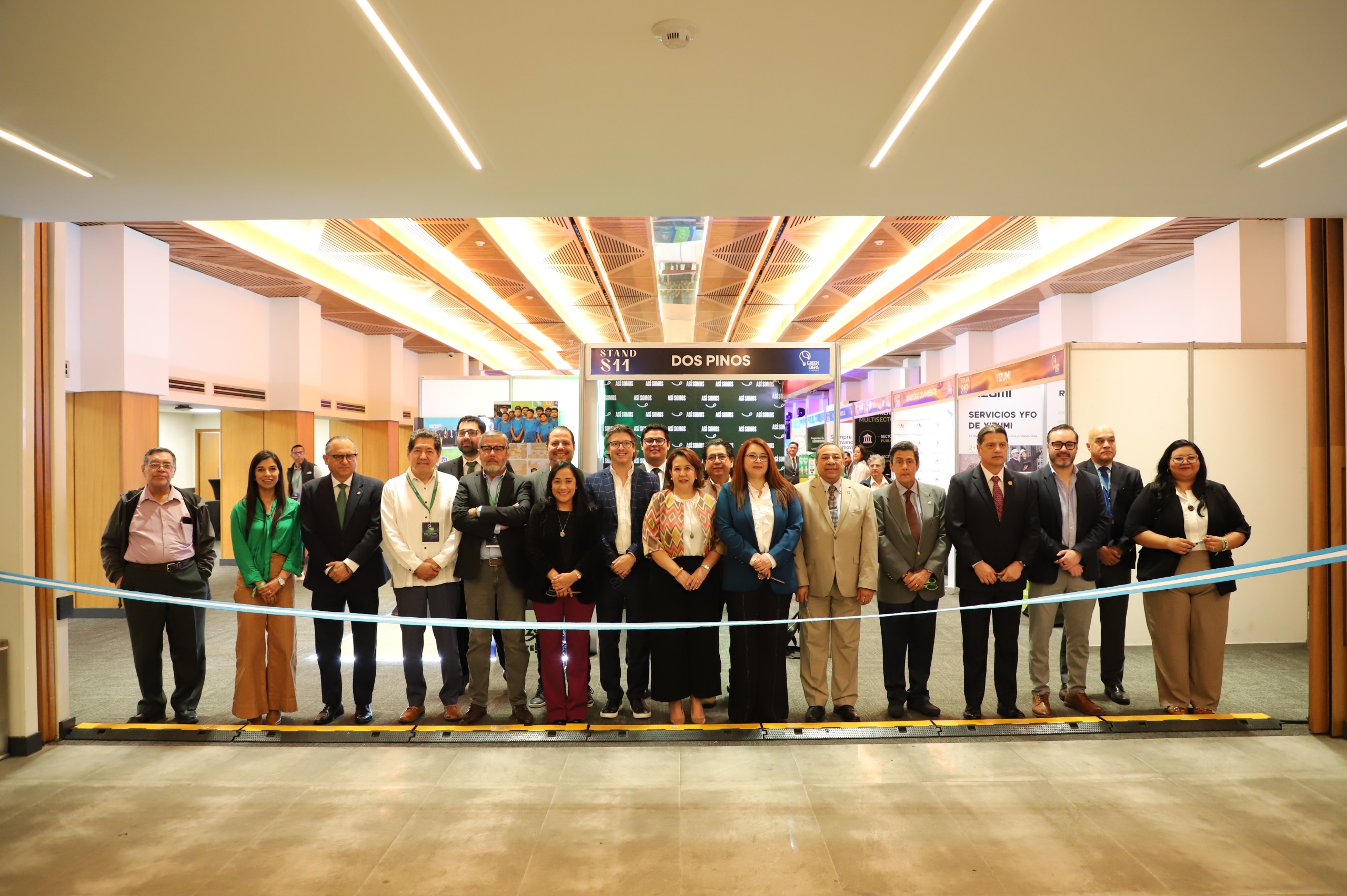 Corte de cinta inaugural de Green Ideas 2026.