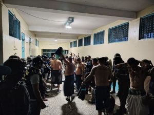 Fuerzas combinadas mantienen requisas en cárceles para desarticular redes de extorsión